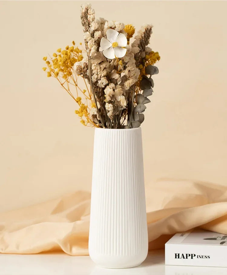 Creative White Ceramic Vase – Elegant Décor for Modern Living Spaces