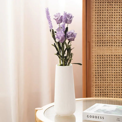 Creative White Ceramic Vase – Elegant Décor for Modern Living Spaces