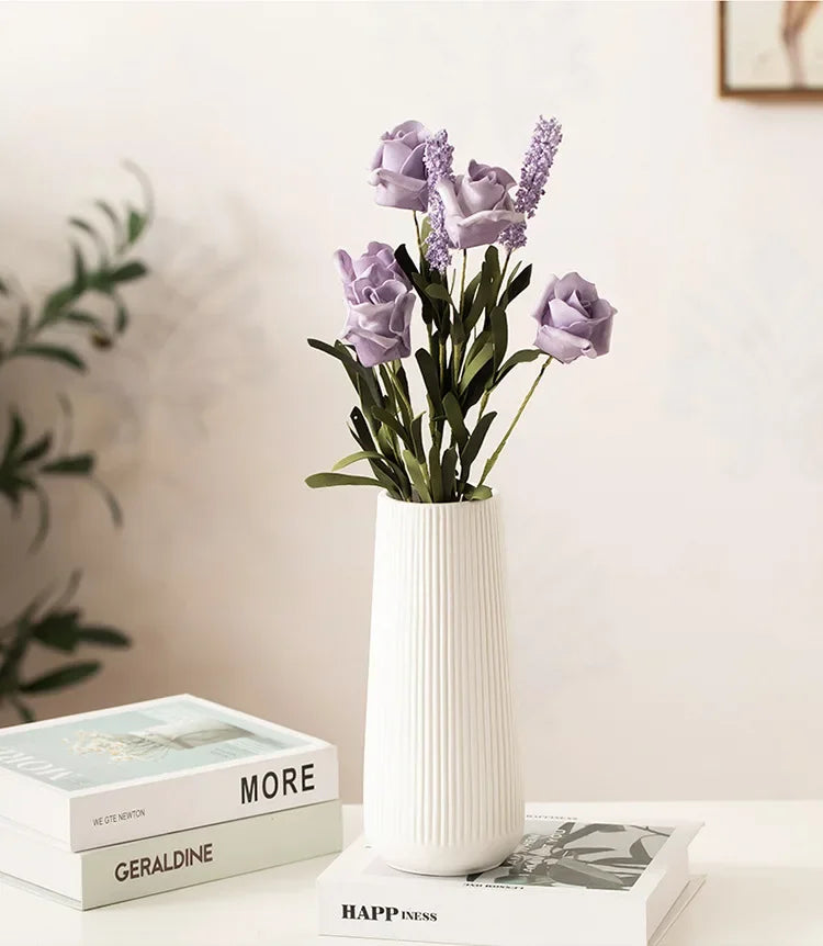 Creative White Ceramic Vase – Elegant Décor for Modern Living Spaces